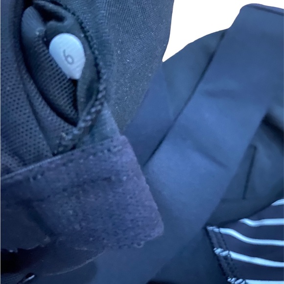 Lululemon Women’s Tank Top Built in bra Size 6 - Picture 3 of 4